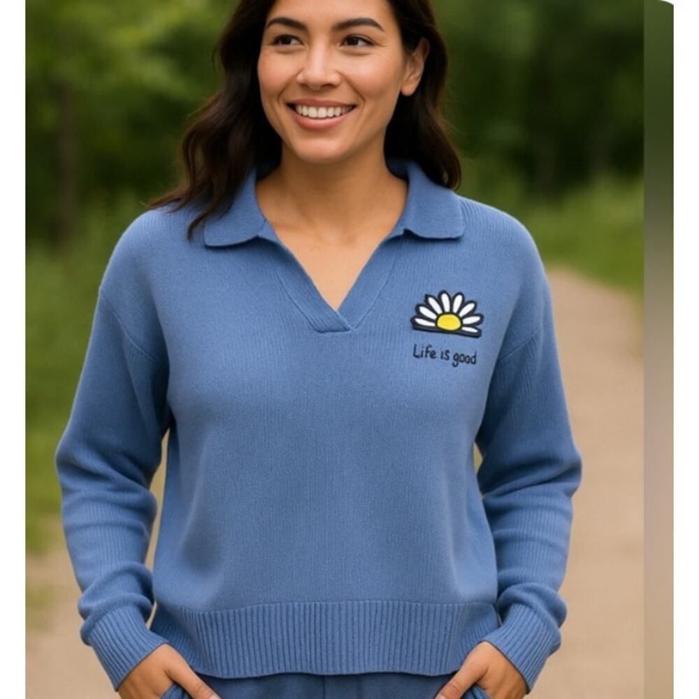 Life is Good Collared V-Neck Sweater Blue Daisy Graphic Pullover Size Medium